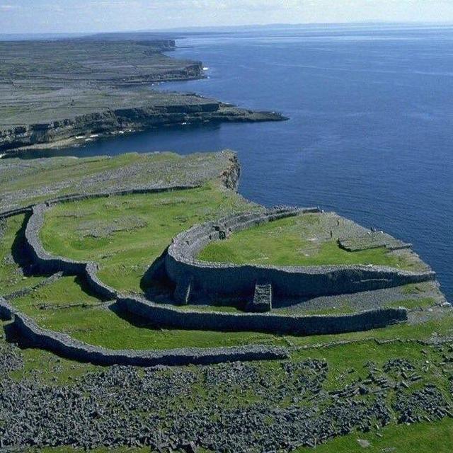 Visit Dún Aonghasa on Inis Mór