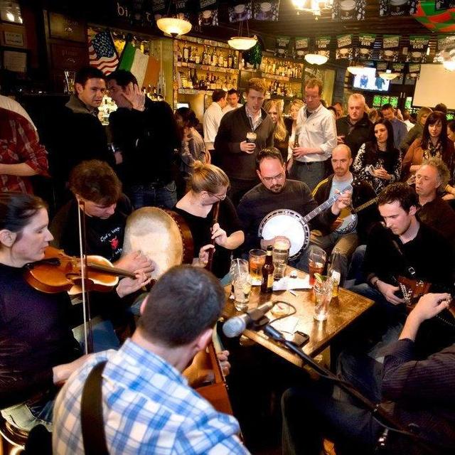 Irish Music Pub Crawl (Craic!)