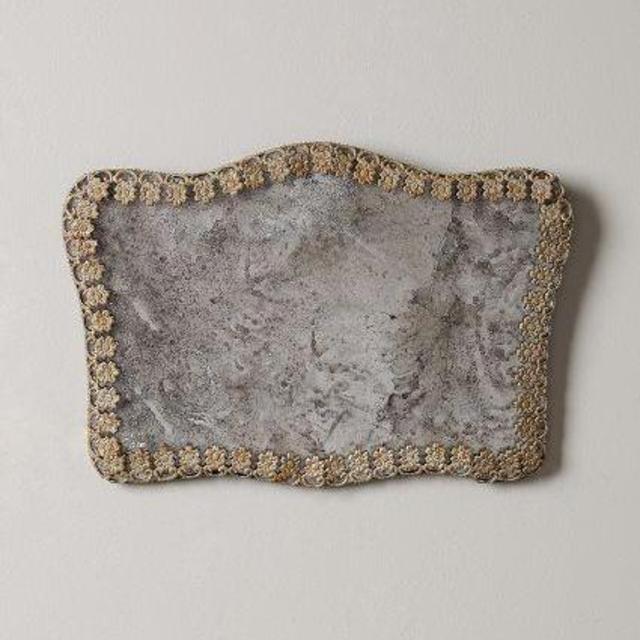 Sea-Weathered Mirror: Small Flower Chain