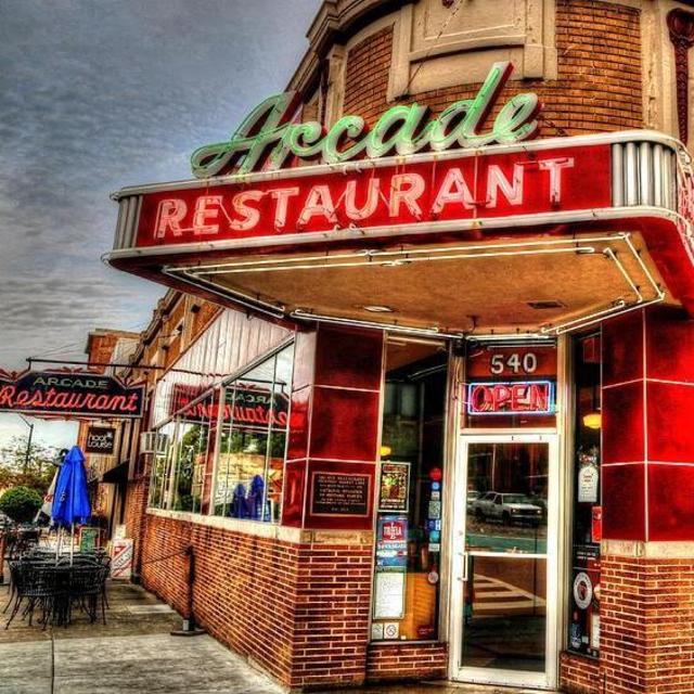 Breakfast like Elvis at the Arcade Restaurant in Memphis