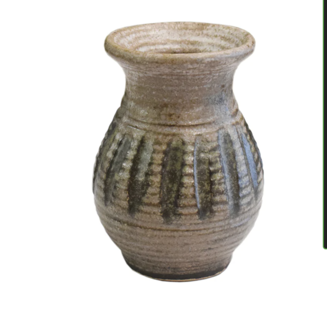 Carnation Vase Nutmeg
