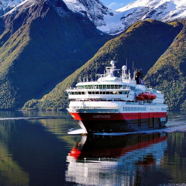 Telemarkskanalen Cruise in Dalen Norway
