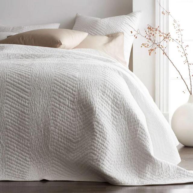Company Cotton™ Voile Quilt in Buff (King)