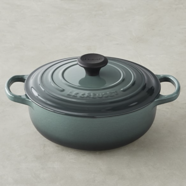 Le Creuset Signature Enameled Cast Iron Essential Oven, 3 1/2-Qt.