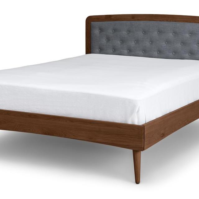 Culla Walnut Queen Bed