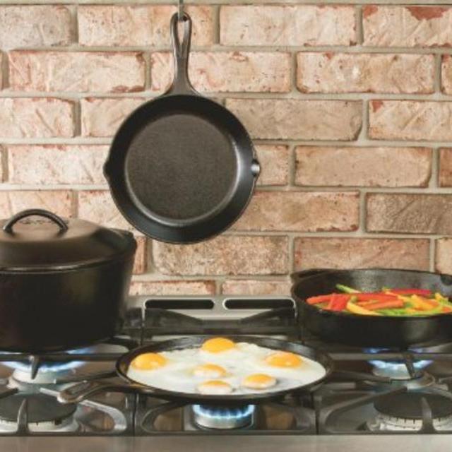 Lodge Pro-Logic P14W3 Cast Iron Wok, Black, 14-inch