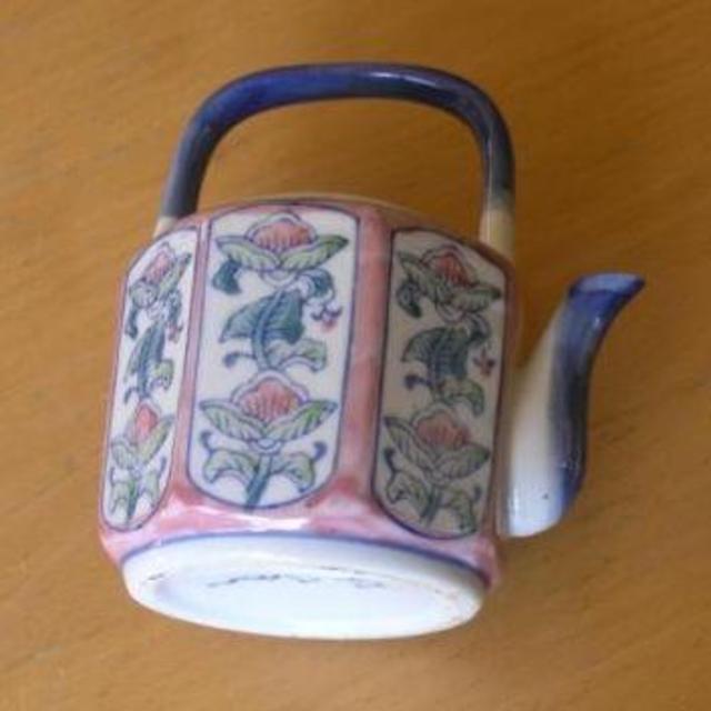 Chinese Style Small Porcelain Tea Pot Octagonal Shape Hand Painted Floral Panels