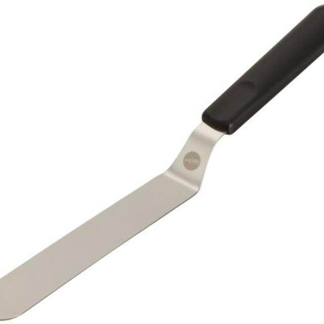 Wilton 409-7716 Angled Icing Spatula, 13-Inch, Black