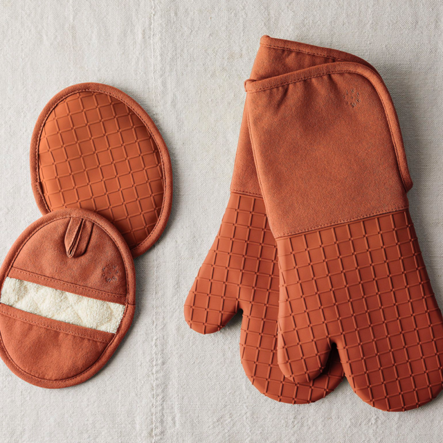 Five Two Silicone Oven Mitts & Pot Holders