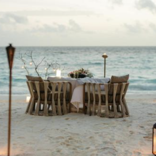 Maldives: Oceanfront Dinner