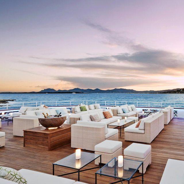 Cocktails at Sunset at Hotel du Cap-Eden-Roc