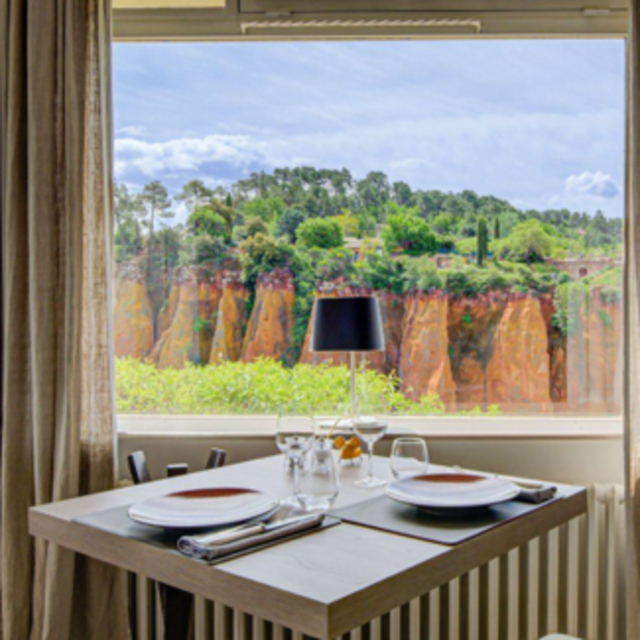 Picturesque Lunch at Restaurant David in Roussillon