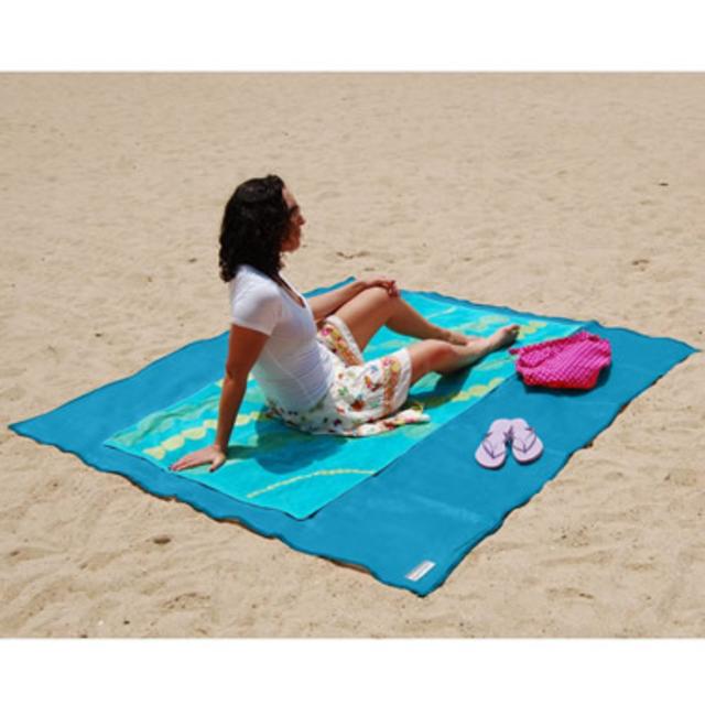 The Two-Person Sandless Beach Mat.
