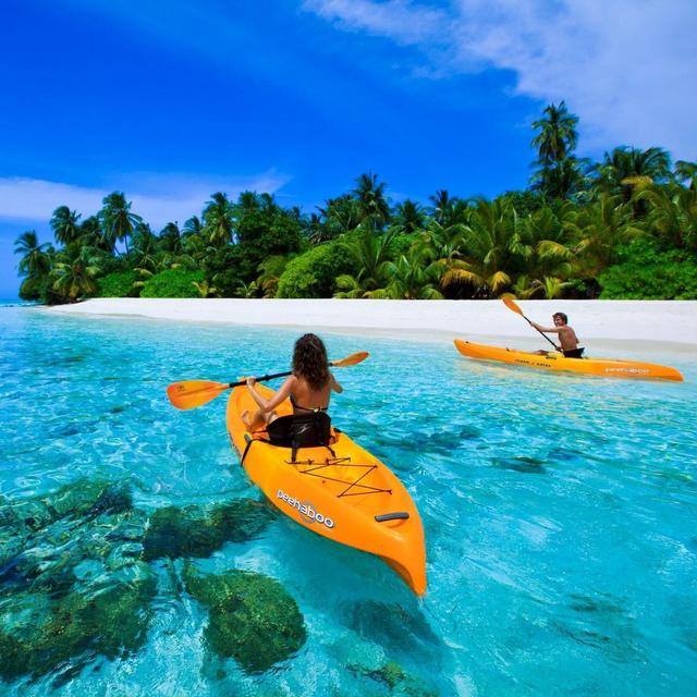 Maldives Honeymoon - Kayaking