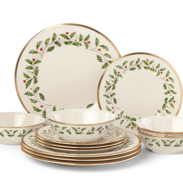 Holiday 12-Piece Plate & Bowl Set