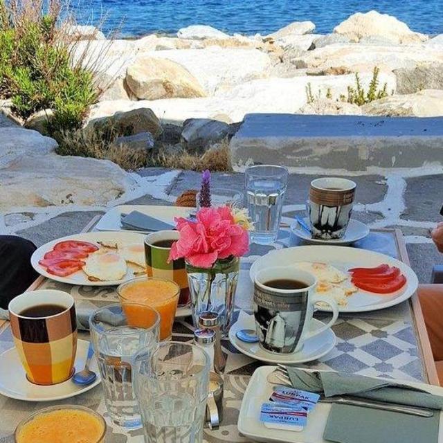 Brunch in Paros