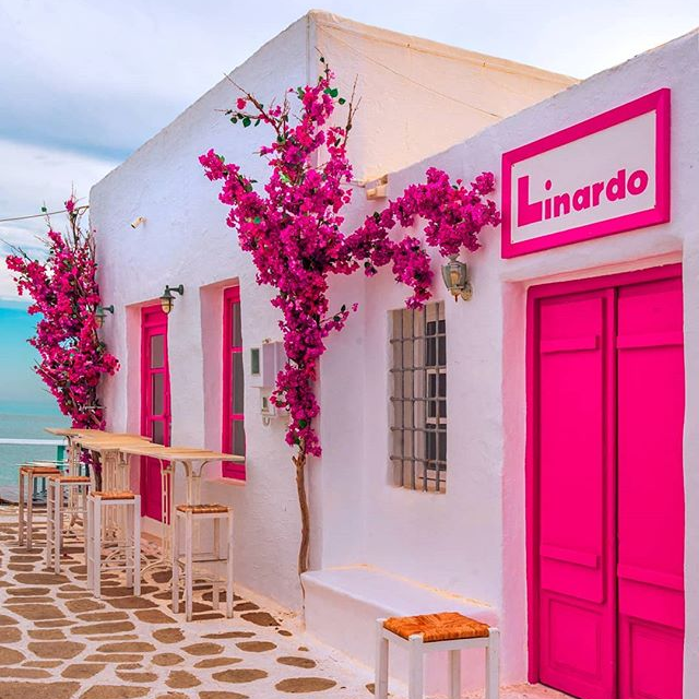 Cocktails at Linardo Paros