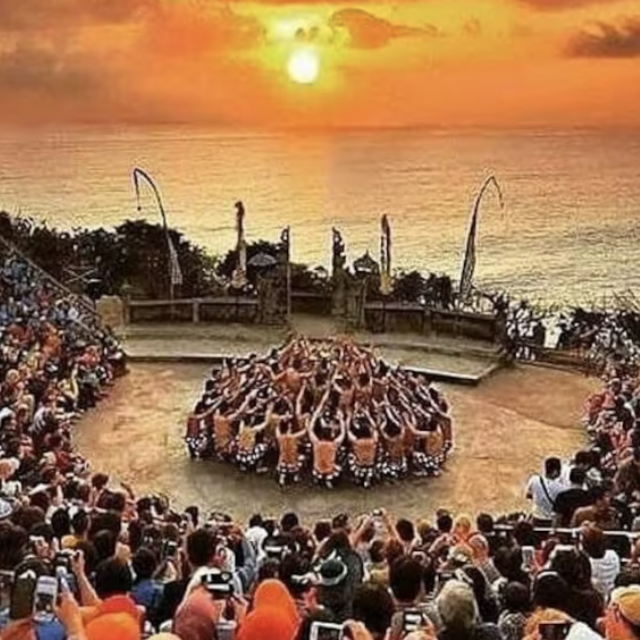 Uluwatu Day Trip with fire dancing show