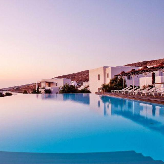 Cliffside Spa in Folegandros.