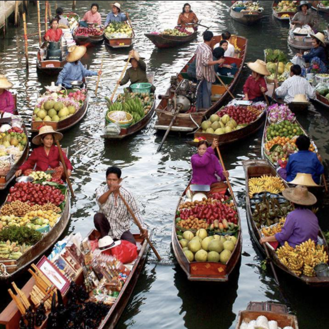 Breakfast at the Damnoen Saduak Floating Market
