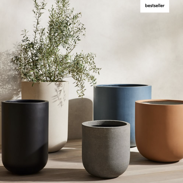 RADIUS FICONSTONE INDOOR/OUTDOOR PLANTERS