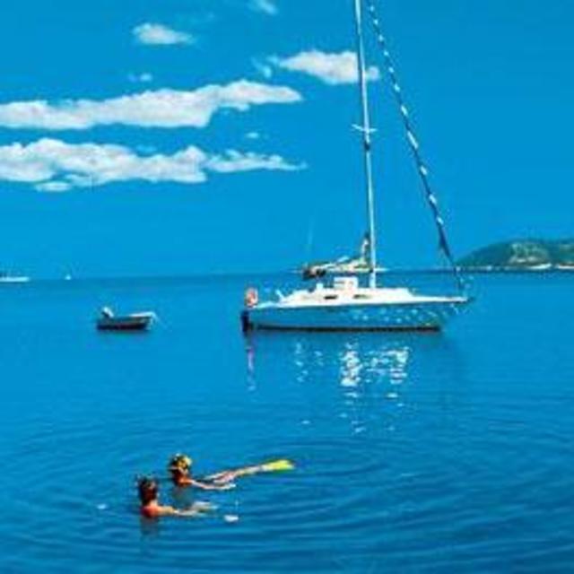 SAILING AT WHITSUNDAYS ISLAND