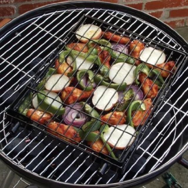 Charcoal Companion Flip N' Easy Rectangle Grilling Basket - CC3050