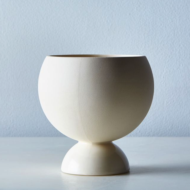 White Covas Planter