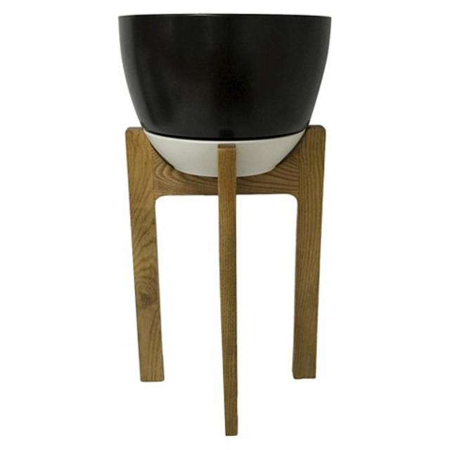 Threshold Planter with stand 24"