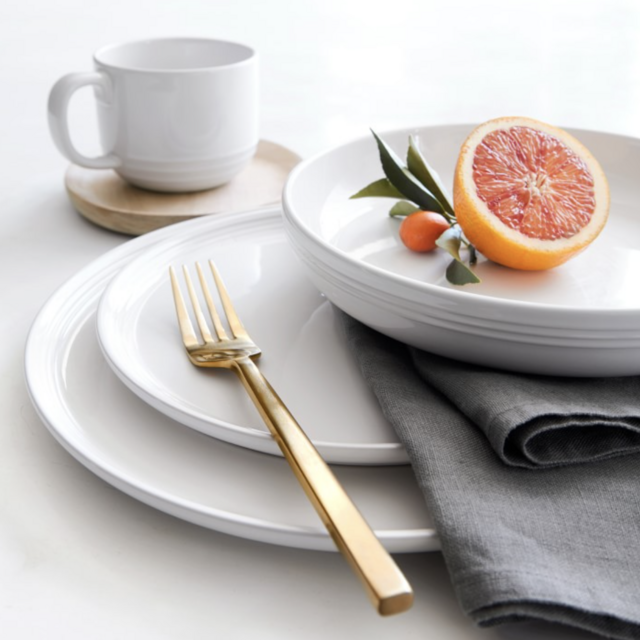 Le Creuset San Francisco Coupe 16-Piece Dinnerware Set