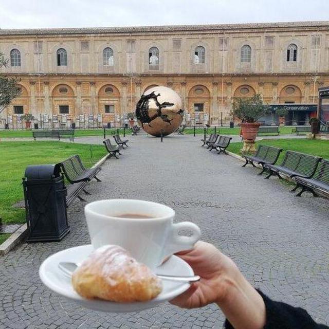 Breakfast at the Vatican, Sistine Chapel & St Peter's Guided Tour