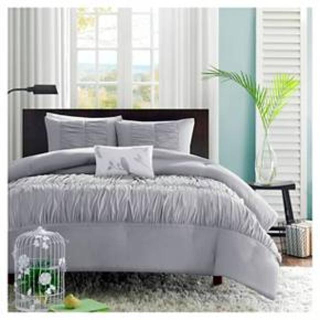 Product description page - Haley Comforter Set