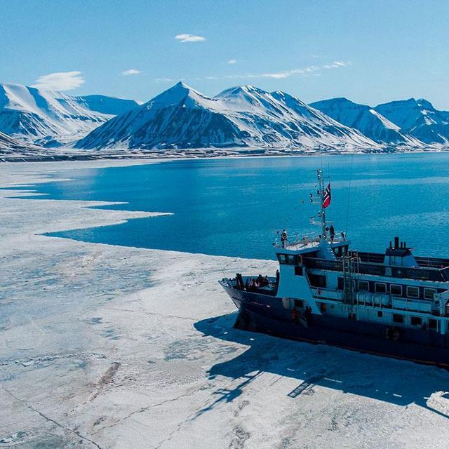 Hotel and Fjord Sailing in Norway