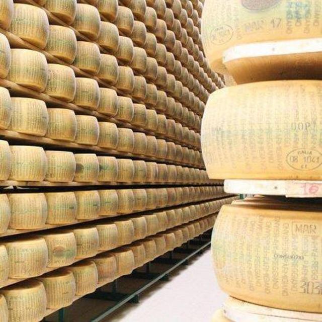 Parmigiano Reggiano Cheese Tour in Emilia Romagna for 2