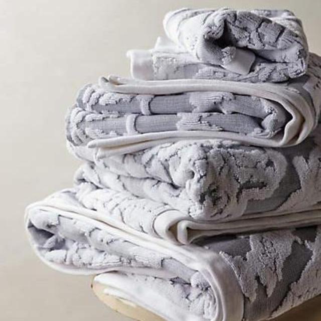 Woven Ombre Towel Collection (Hand Towel)