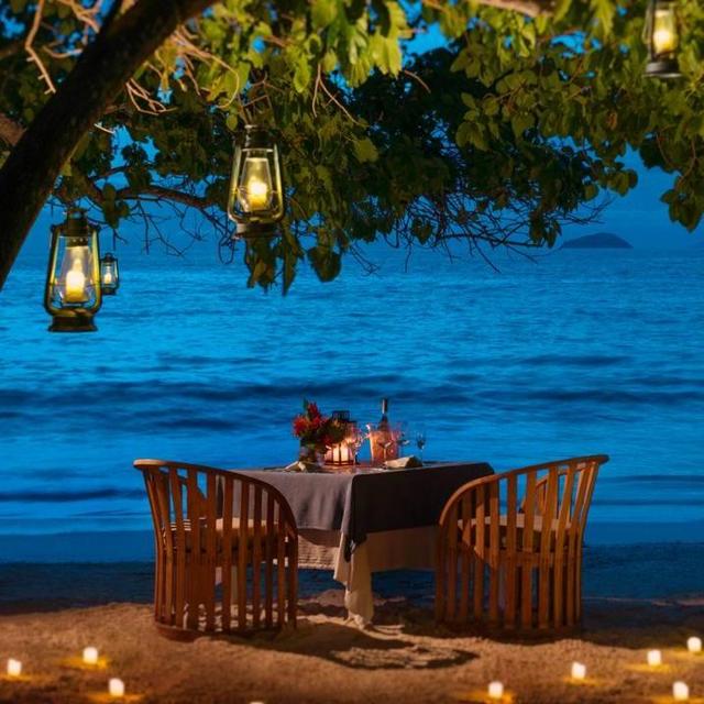 Beachside Honeymoon Dinner