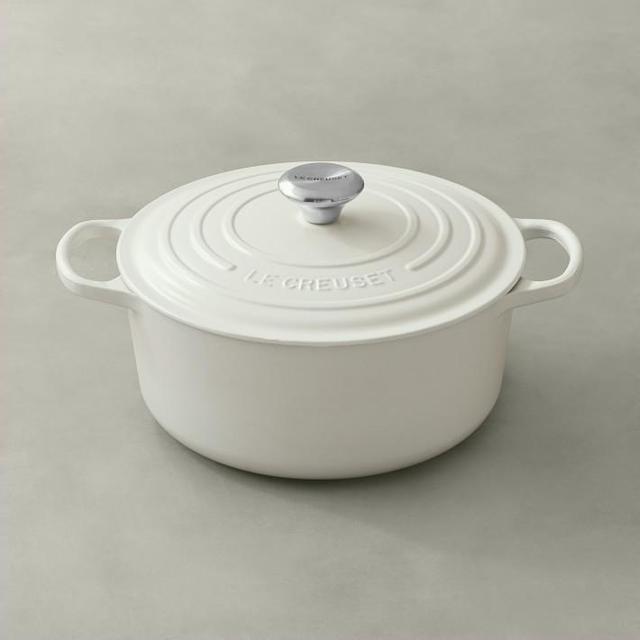 Le Creuset Signature Cast-Iron Round Dutch Oven, 7 1/4-Qt., White