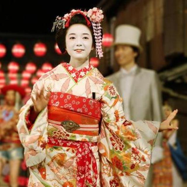 Dinner Theater with performance by Geishas