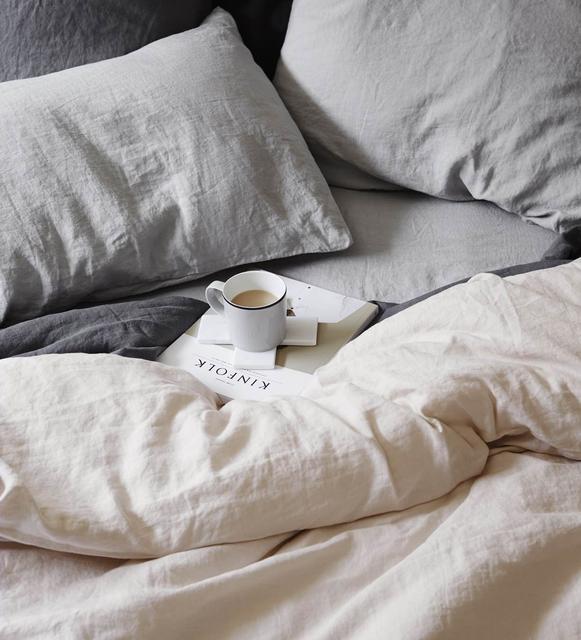 Linen sheet set with pillowcases