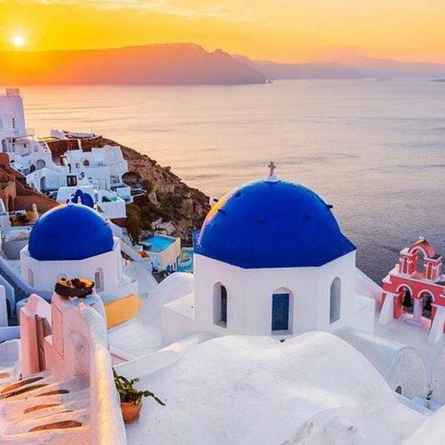 Tour of The Blue Domes in Santorini
