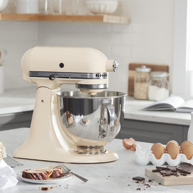 Kitchen Aid Artisan Stand Mixer, 5 Qt in Almond Cream