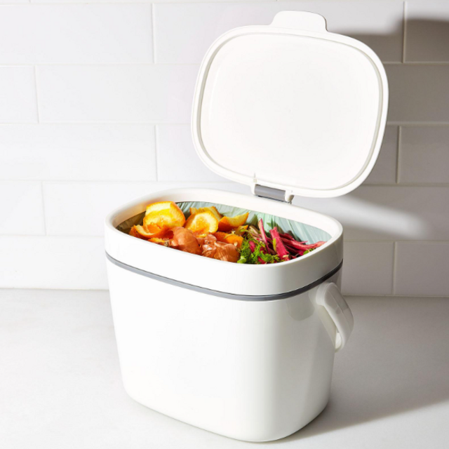 Easy-Clean Compost Bin