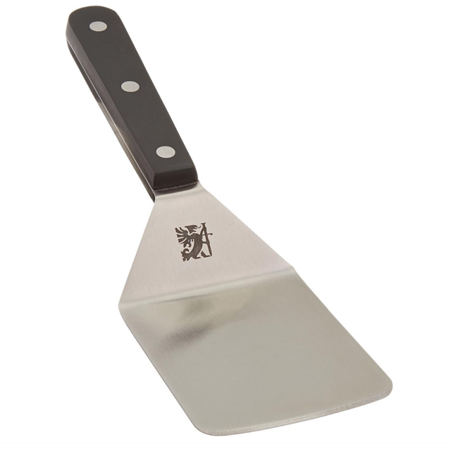 Wide metal turner