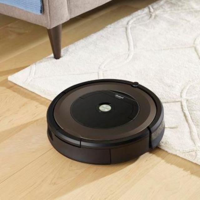 iRobot Roomba 890 Robot Vacuum- Wi-Fi Connected, Works with Alexa,  Ideal for Pet Hair, Carpets, Hard Floors