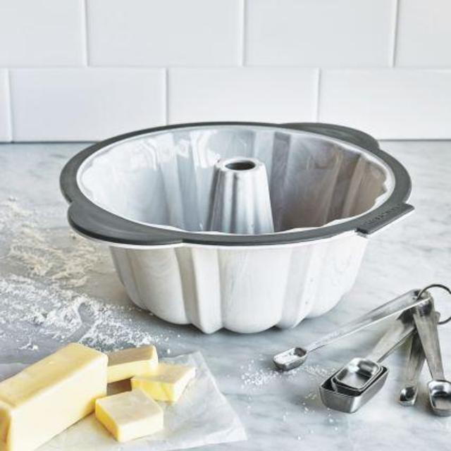 Trudeau Structure Silicone Pro Fluted Cake Pan, 10 cups