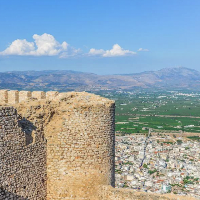 Honeymoon: Day trip to a historic city