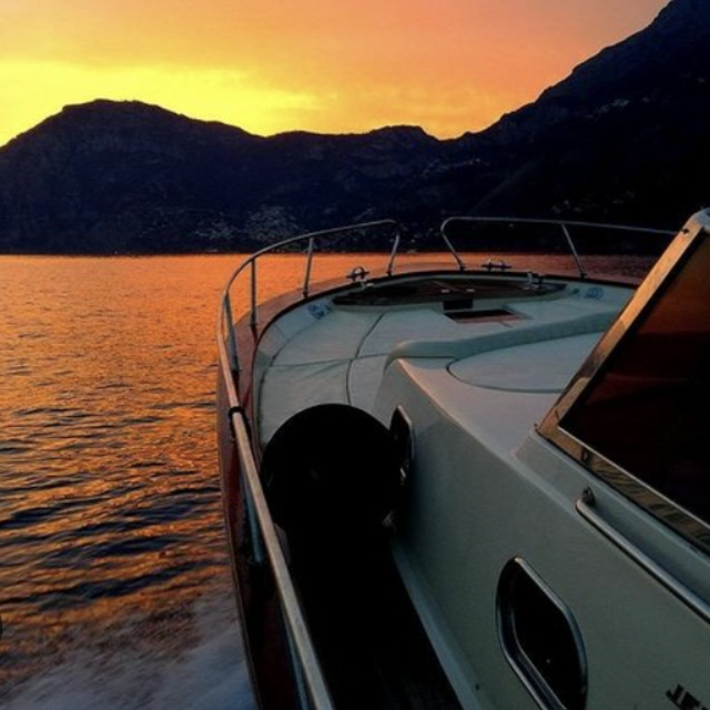 Honeymoon: Sunset Boat Tour with Wine