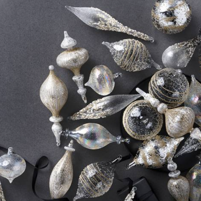 Base Winter White Ornament Set