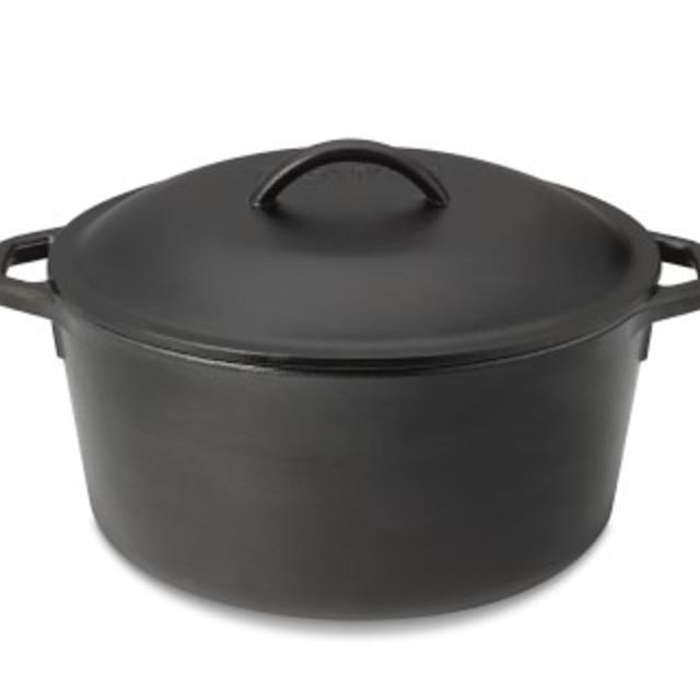 Lodge Cast-Iron Dutch Oven 7 Qt