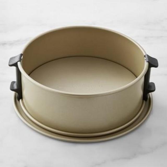 Williams Sonoma Goldtouch® Leakproof Springform Cake Pan, 9"